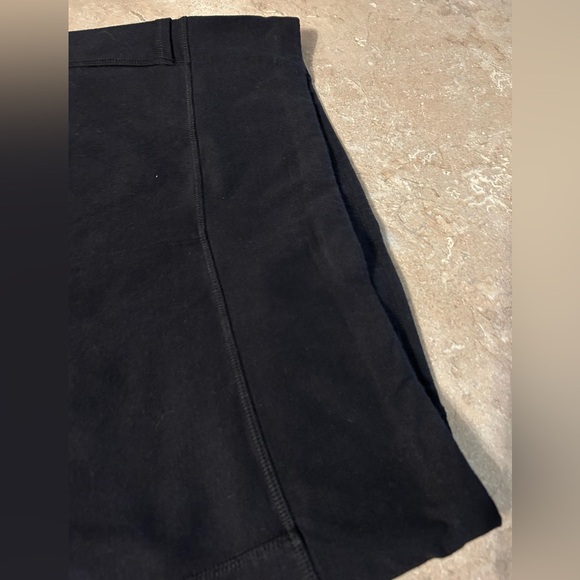 Black Capri leggings 1X - Picture 4 of 5